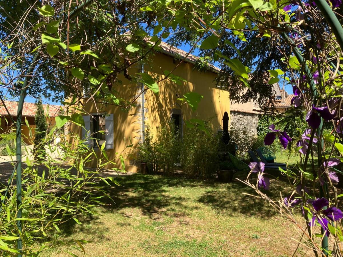 Le Clos De Quintaine Gites De Charme Clessé Exteriér fotografie